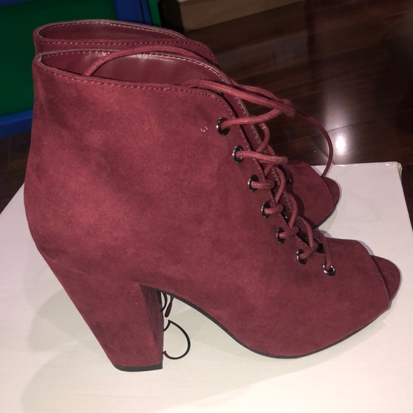 Wine open toed lace booties - Picture 3 of 5